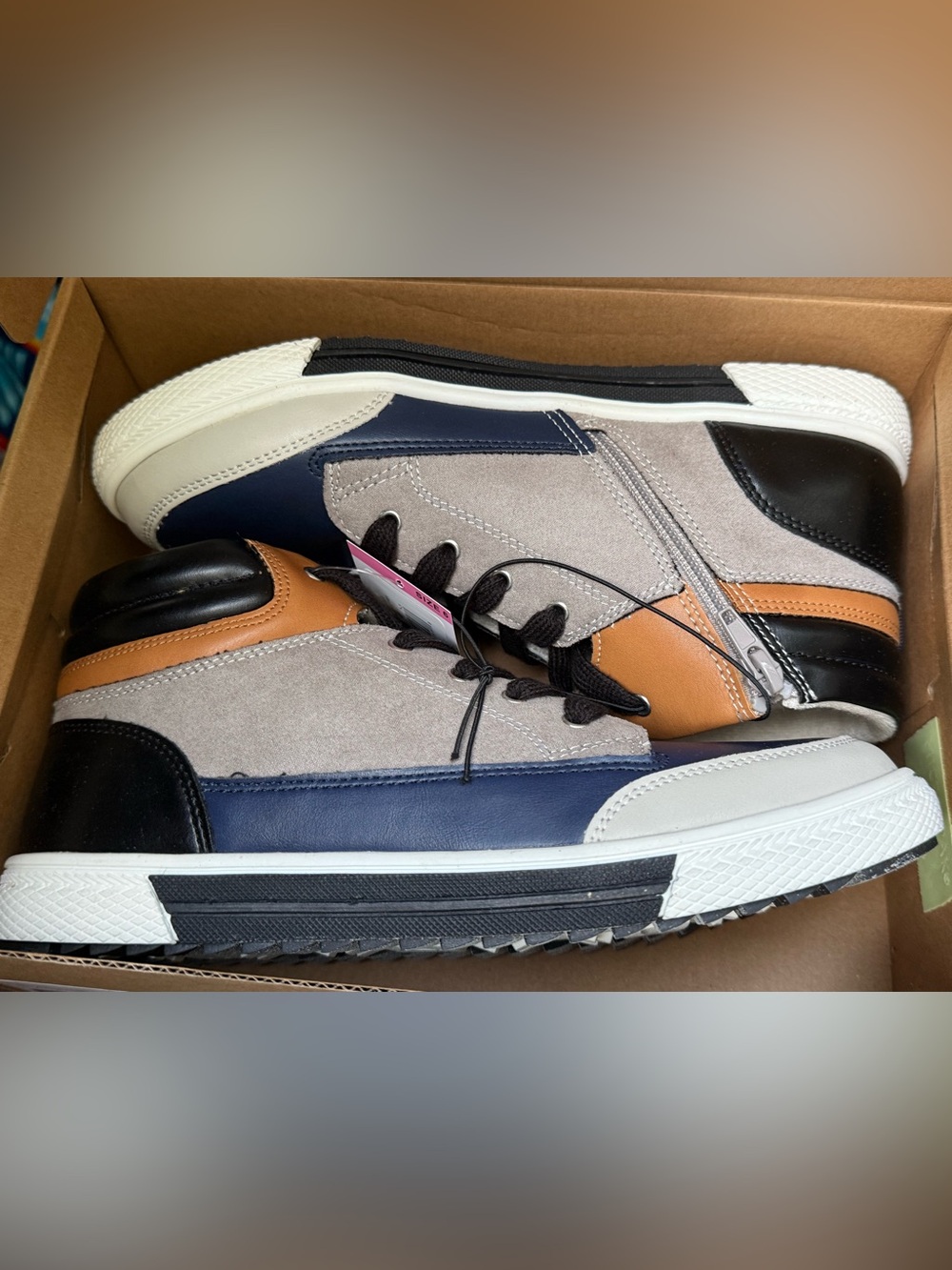 NWT Boy Steve Madden Eliass Boys High Top Sneakers Size 6 Black Tan Grey Zip Lac - Picture 2 of 8